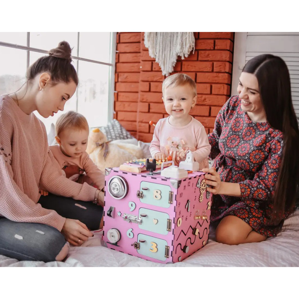 Розвиваюча іграшка Бізікуб Temple Group 30х30х30см Рожевий Развивающая игрушка Бизикуб Temple Group 30х30х30см Розовый — изображение 3