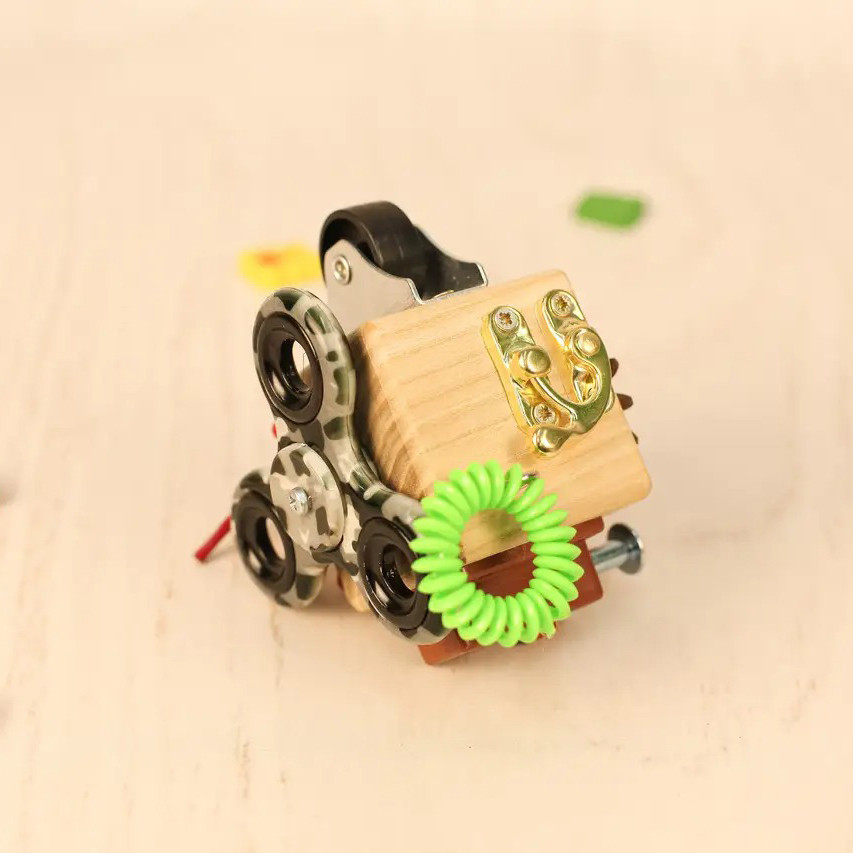 Розвиваюча іграшка Бізікуб "Дорожній" Temple Group 5х5х5 см Розвиваюча іграшка Бізікуб "Дорожній" Temple Group 5х5х5 см - Зображення 3